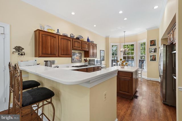 9209 TOWN GATE LN, Bethesda, MD 20817
