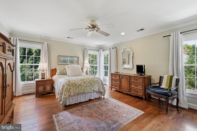 9209 TOWN GATE LN, Bethesda, MD 20817
