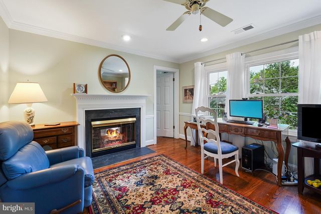 9209 TOWN GATE LN, Bethesda, MD 20817