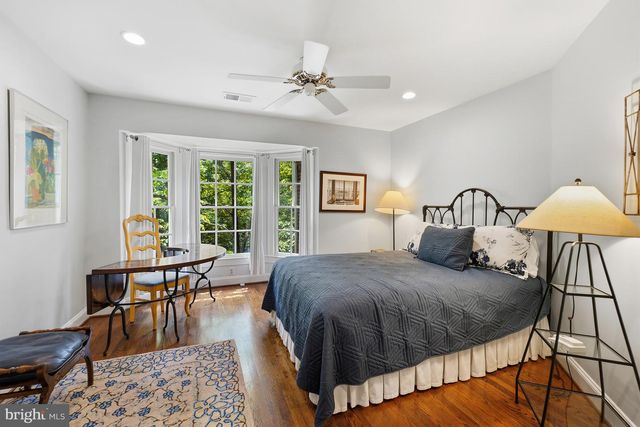 9209 TOWN GATE LN, Bethesda, MD 20817
