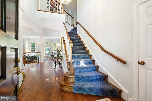 9209 TOWN GATE LN, Bethesda, MD 20817