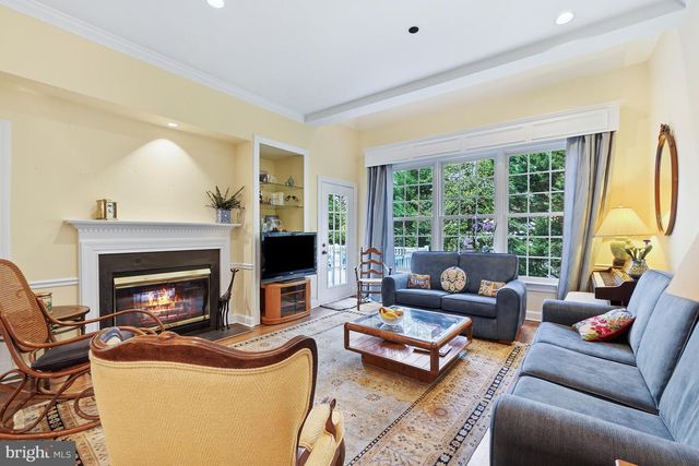 9209 TOWN GATE LN, Bethesda, MD 20817
