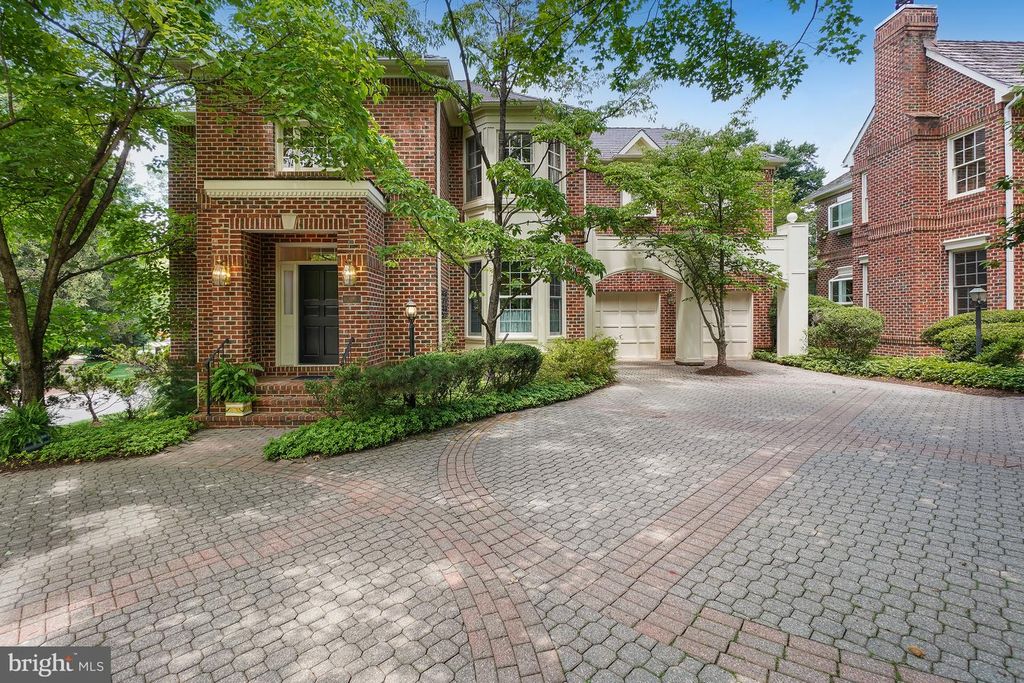 9209 TOWN GATE LN, Bethesda, MD 20817