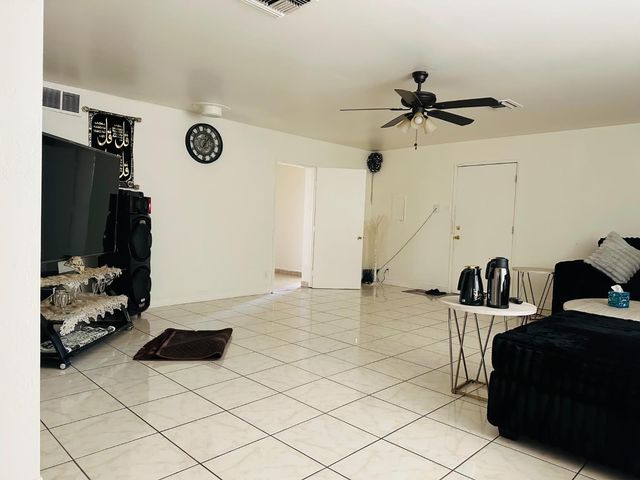 4704 E Simpson Avenue, Fresno, CA 93703