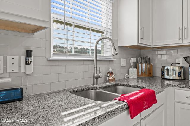 600 Lake Tyler Drive, New Bern, NC 28560