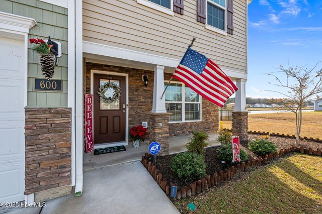 600 Lake Tyler Drive, New Bern, NC 28560
