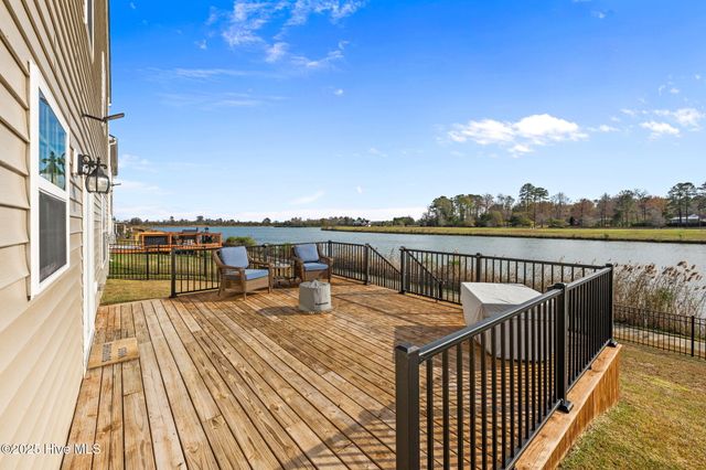 600 Lake Tyler Drive, New Bern, NC 28560