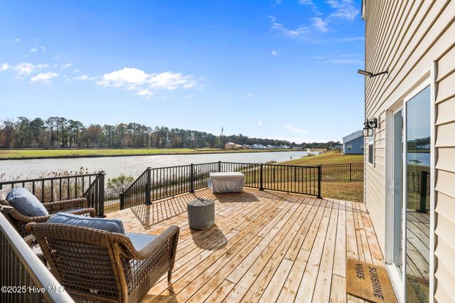 600 Lake Tyler Drive, New Bern, NC 28560