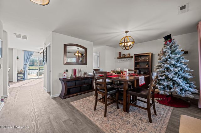 600 Lake Tyler Drive, New Bern, NC 28560