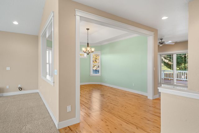 488 Quail Run, Eagle Point, OR 97524