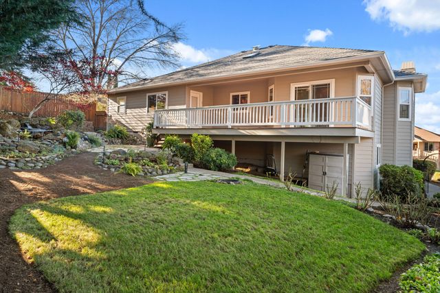 488 Quail Run, Eagle Point, OR 97524