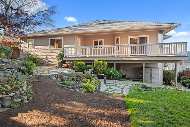 488 Quail Run, Eagle Point, OR 97524