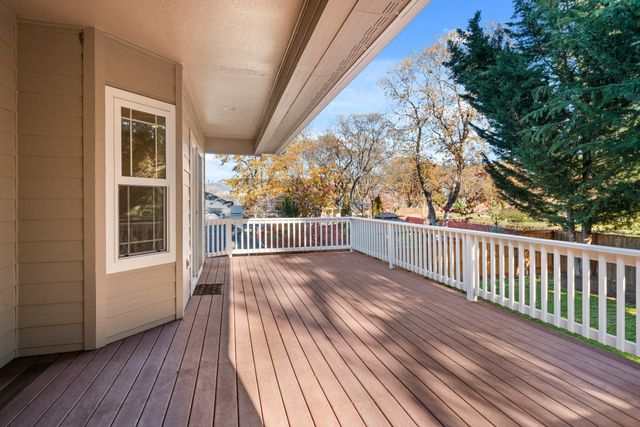 488 Quail Run, Eagle Point, OR 97524