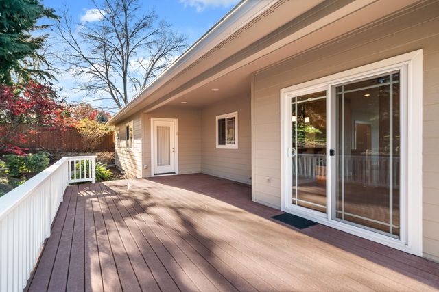 488 Quail Run, Eagle Point, OR 97524