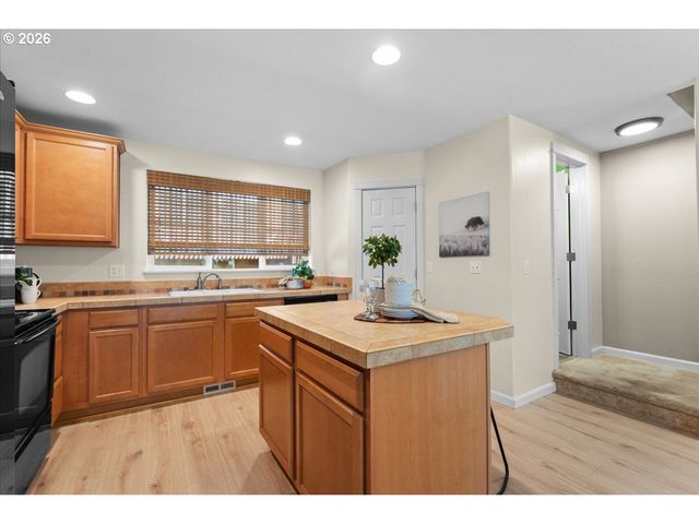 15440 Sw MICA Ln, Beaverton, OR 97007