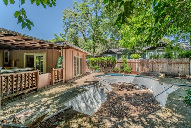 145 Wescott Ct, Auburn, CA 95603