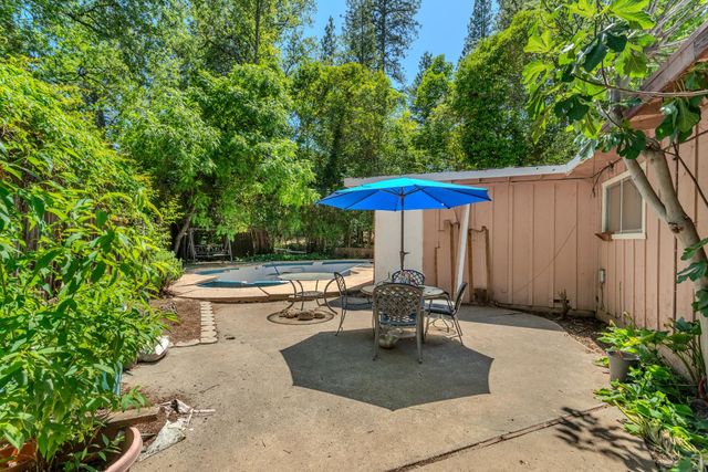 145 Wescott Ct, Auburn, CA 95603