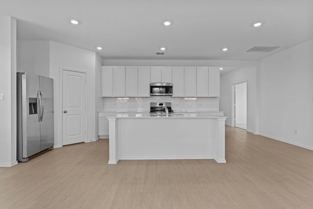 13225 Eastland DR, Mustang Ridge, TX 78610