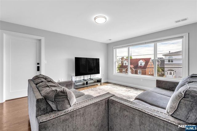 26 Arlington Boulevard, North Arlington, NJ 07031