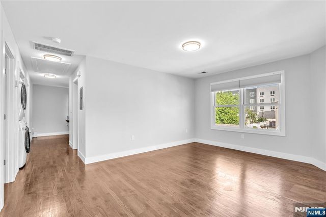 26 Arlington Boulevard, North Arlington, NJ 07031