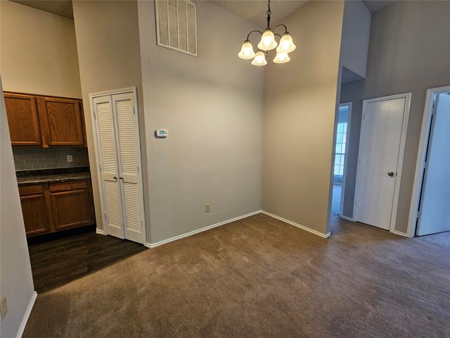 452 Chestnut Lane, Desoto, TX 75115