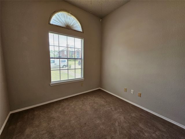 452 Chestnut Lane, Desoto, TX 75115