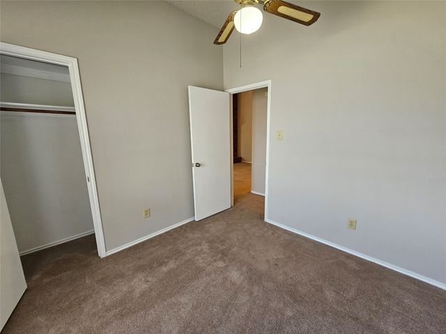 452 Chestnut Lane, Desoto, TX 75115