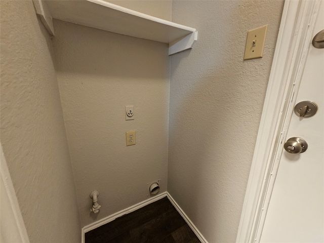 452 Chestnut Lane, Desoto, TX 75115