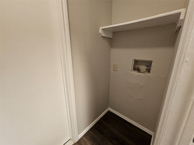 452 Chestnut Lane, Desoto, TX 75115