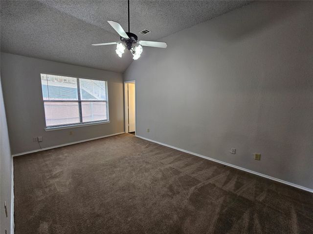 452 Chestnut Lane, Desoto, TX 75115