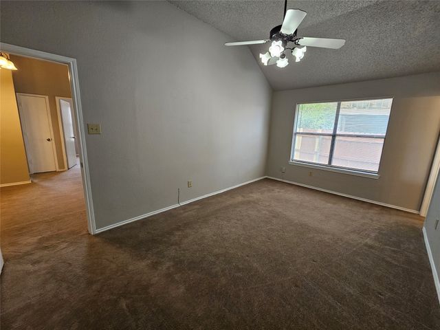 452 Chestnut Lane, Desoto, TX 75115