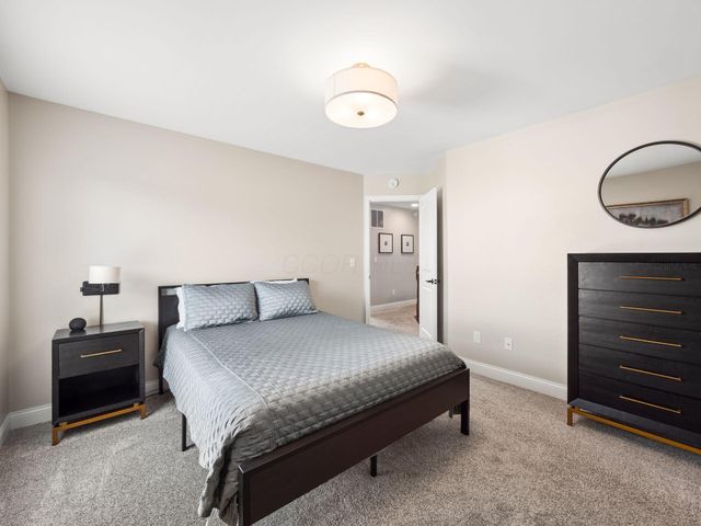 5792 Trafalgar Lane, Dublin, OH 43016