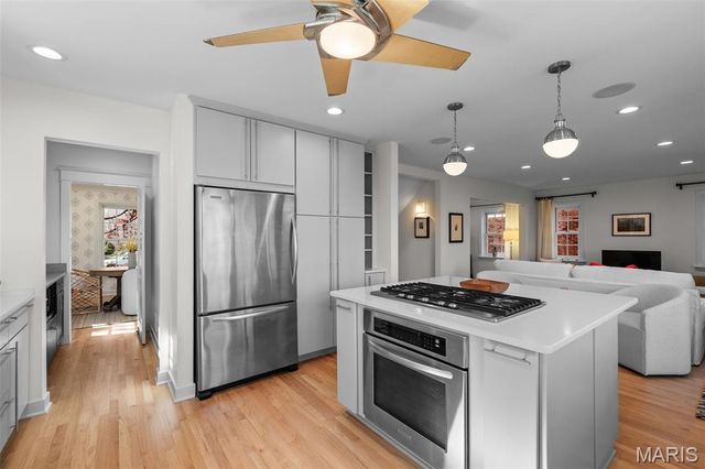 8105 Kingsbury Boulevard, Clayton, MO 63105