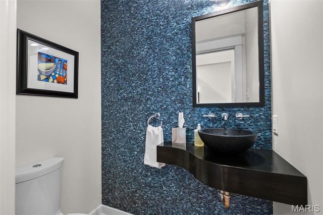 8105 Kingsbury Boulevard, Clayton, MO 63105
