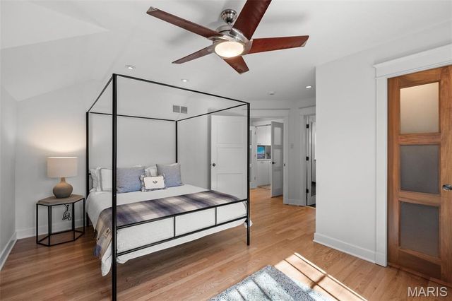 8105 Kingsbury Boulevard, Clayton, MO 63105