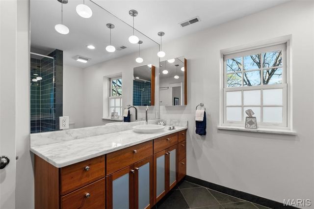 8105 Kingsbury Boulevard, Clayton, MO 63105