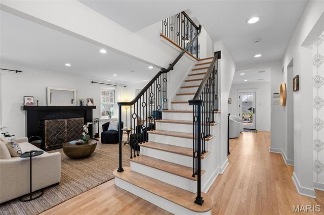 8105 Kingsbury Boulevard, Clayton, MO 63105
