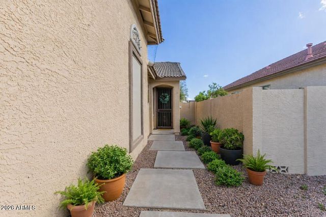 6637 S CARTIER Drive, Gilbert, AZ 85298