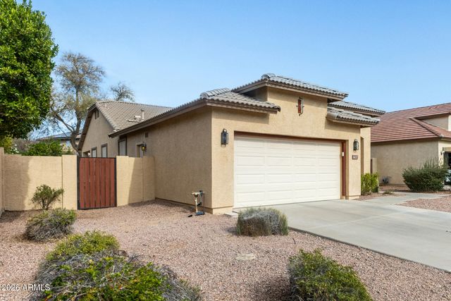 6637 S CARTIER Drive, Gilbert, AZ 85298