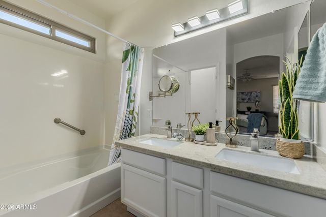 6637 S CARTIER Drive, Gilbert, AZ 85298