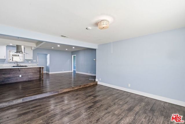 14141 Gault Street, Van Nuys, CA 91405