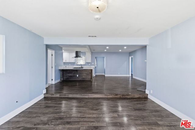 14141 Gault Street, Van Nuys, CA 91405