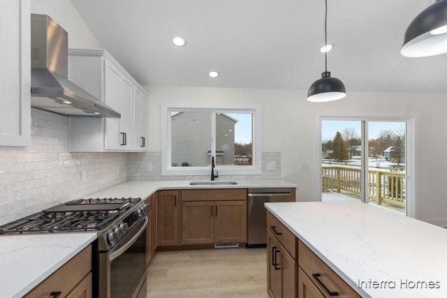 7120 Pinehurst Drive Ne, Cannon Twp, MI 49341