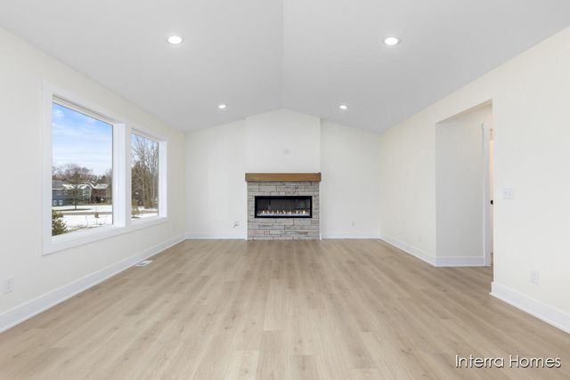 7120 Pinehurst Drive Ne, Cannon Twp, MI 49341