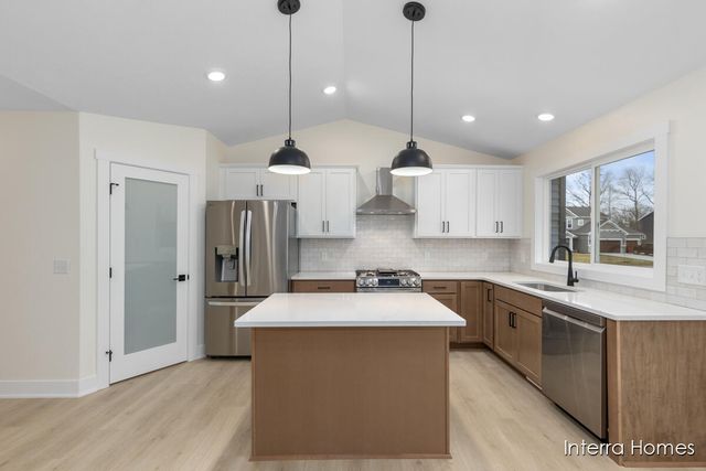 7120 Pinehurst Drive Ne, Cannon Twp, MI 49341