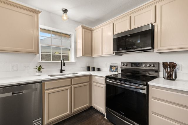 220 Broken Arrow Drive, Waco, TX 76705