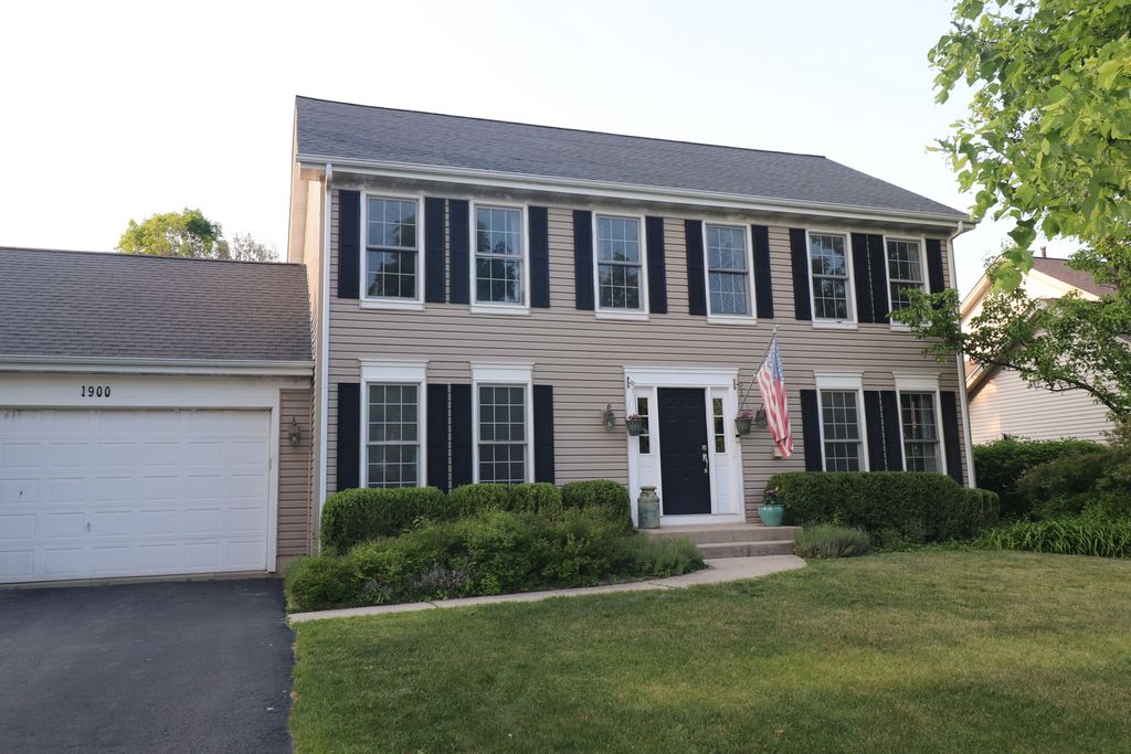 1900 Waverly Lane, Algonquin, IL 60102