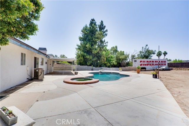 18825 Mariposa Avenue, Riverside, CA 92508