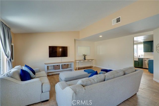 18825 Mariposa Avenue, Riverside, CA 92508