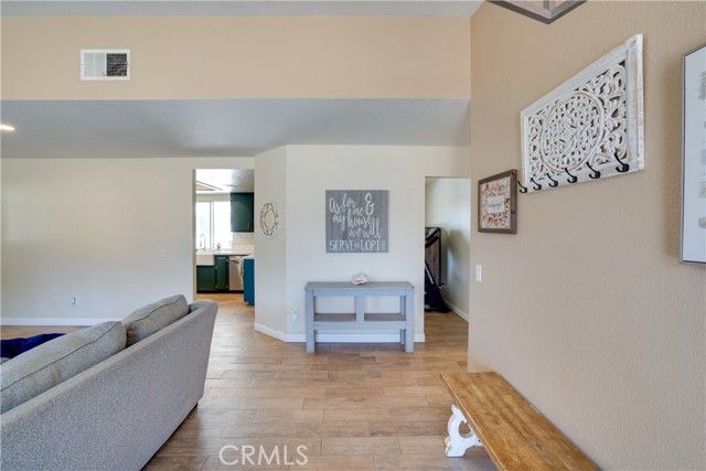 18825 Mariposa Avenue, Riverside, CA 92508